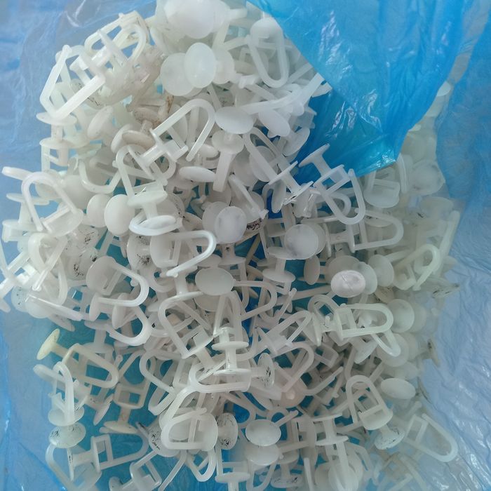 Крючки для потолочного карниза