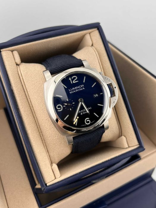 Наручные часы Panerai Luminor Marina