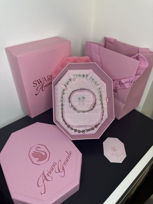 Set Swarovski x Ariana Grande