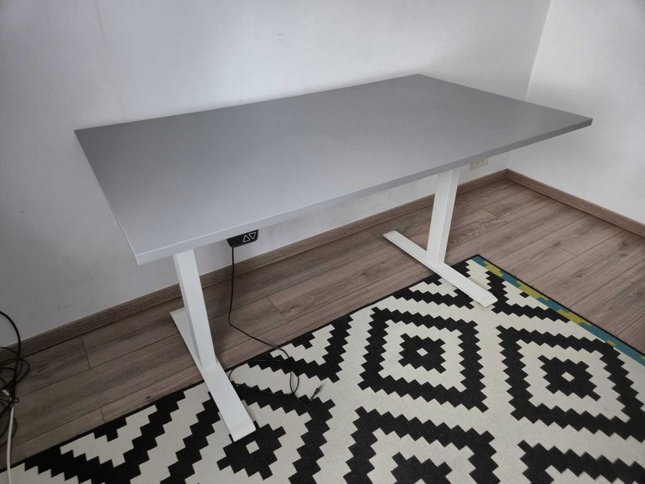 Birou reglabil RODULF, electric/alb, 140x80cm IKEA