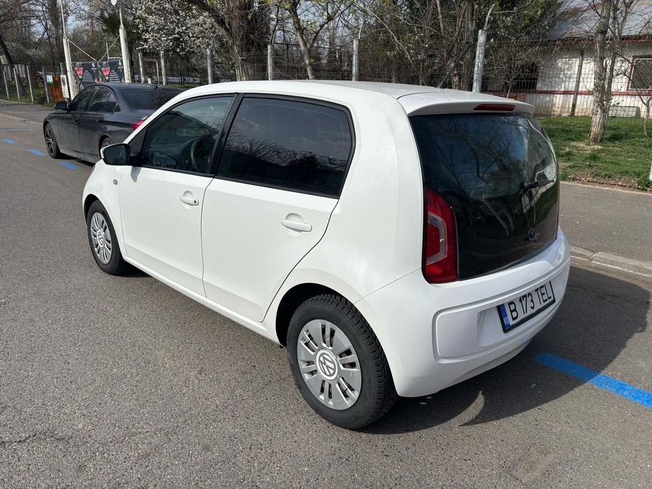 Volkswagen Up 2016 benzină, 4.312 € — imagine 5