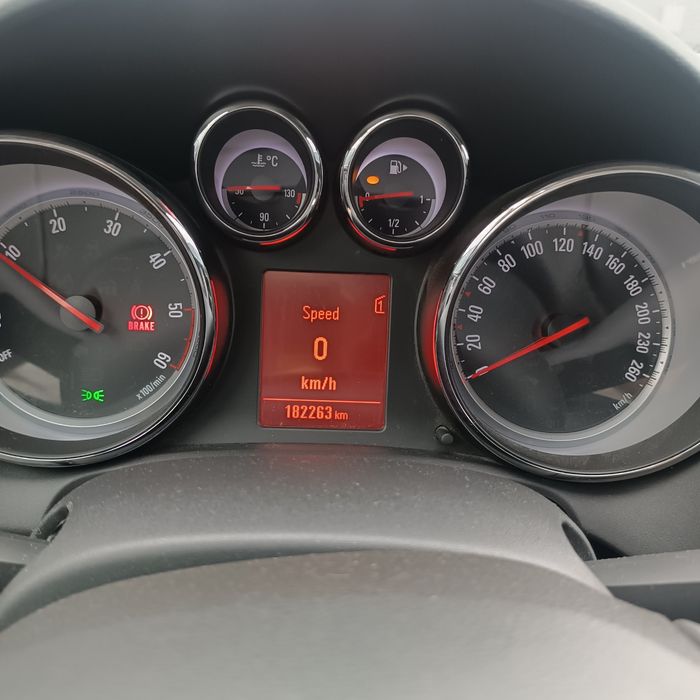 Opel Astra 2011, diesel 182 000k,tel 0747362778m