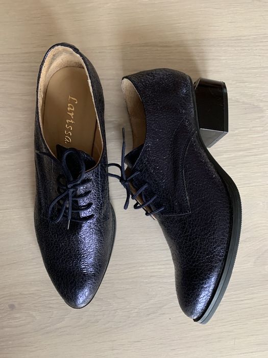 Vand pantofi office(39)din piele.