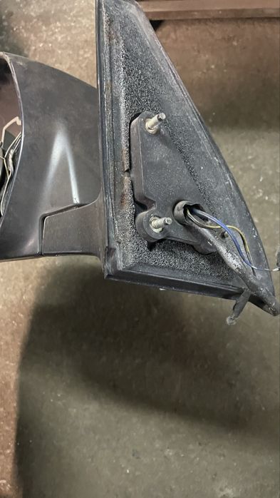 Левое зеркало