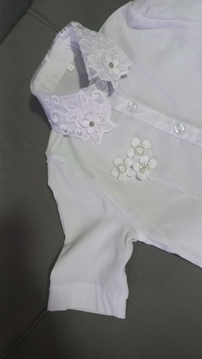 Продам блузку 2000