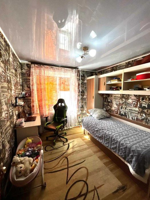 Продаётся 3 комн квартира