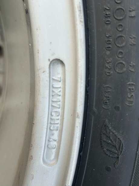 Продавам зимни гуми с джанти NOKIAN TYRES