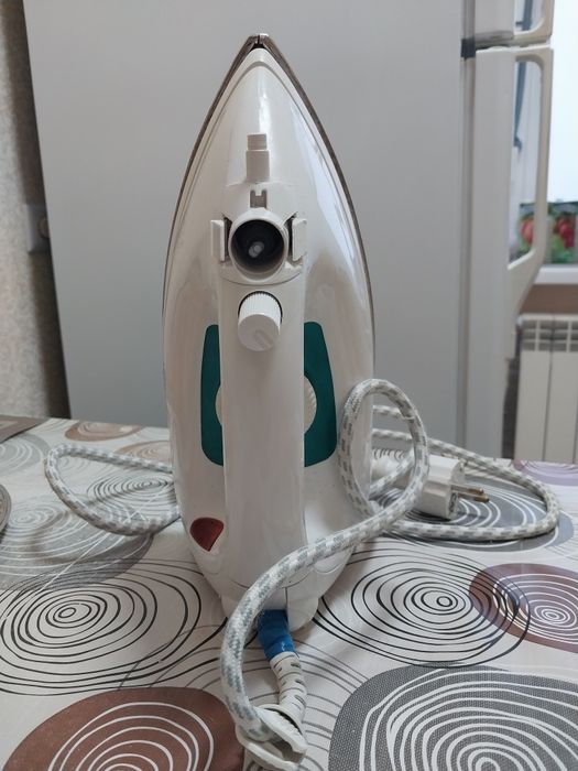 Продаю утюг электрический