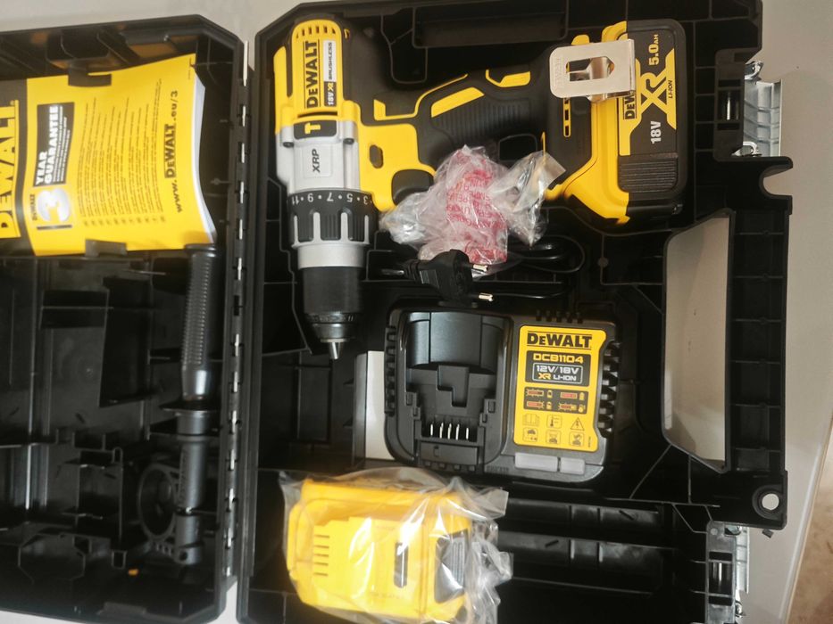 Bormasina Dewalt pe batería