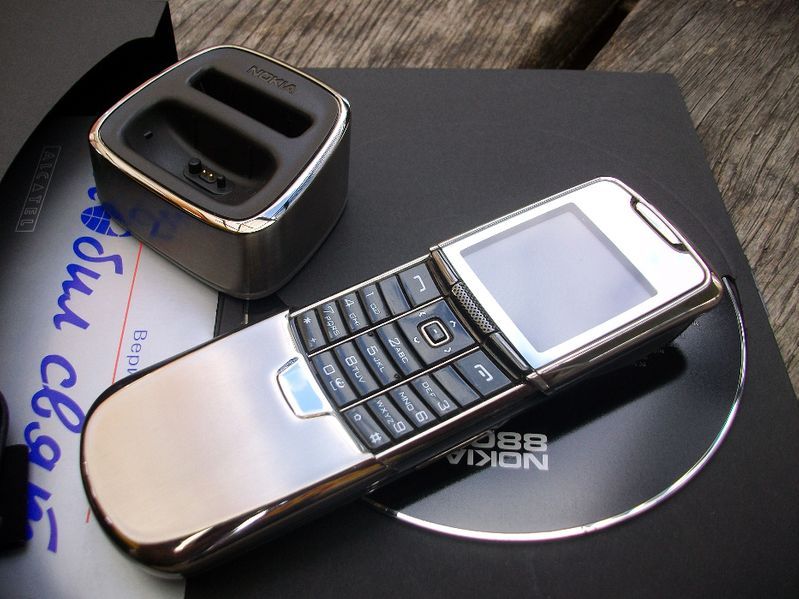 Nokia 8800 Made in Germany Закупен нов от Мобилен Свят Комплект