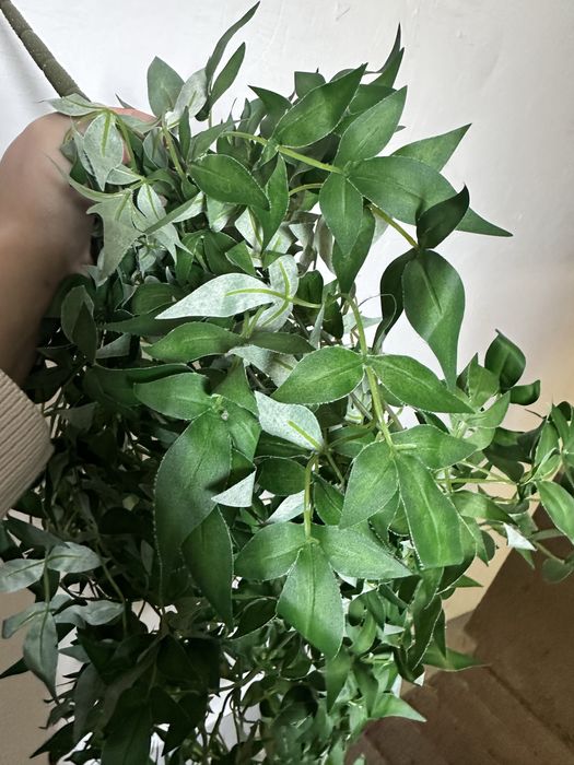 Искуственная зелень ветками