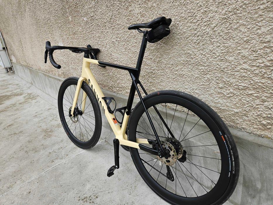 Шосеен велосипед Canyon Ultimate CF 7 Di2