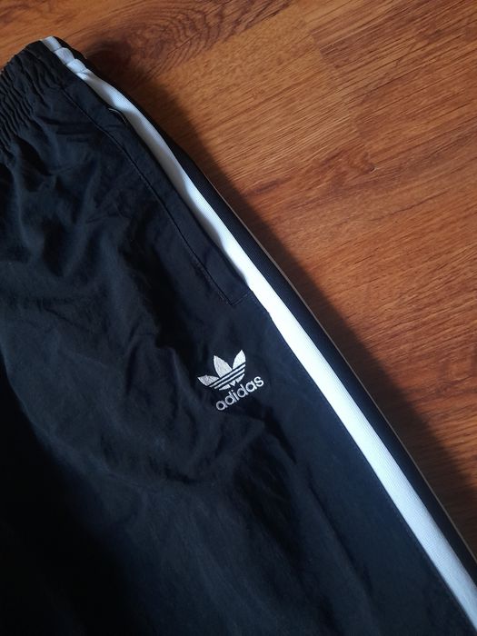 Adidas Originals мъжко долнище и тениска S- M размер.