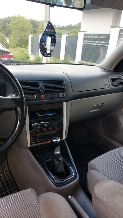 Продавам VW-Golf 1.8 LPG