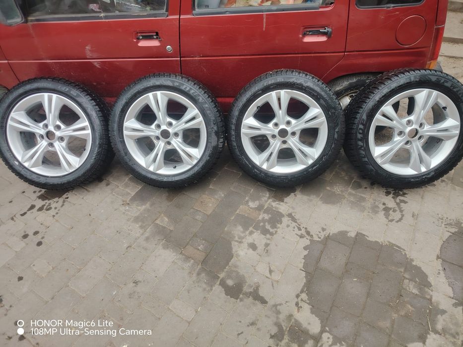 Vând genți cu sau fara anvelope de Ford Focus sau  Galaxy