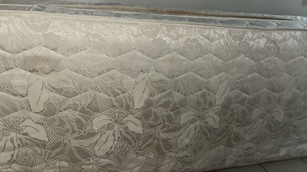 Матрас 2шт за 5к