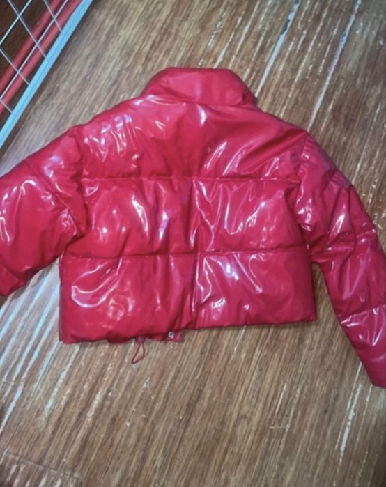 Jacheta roșie Pretty little thing ,marimea 36 , purtata