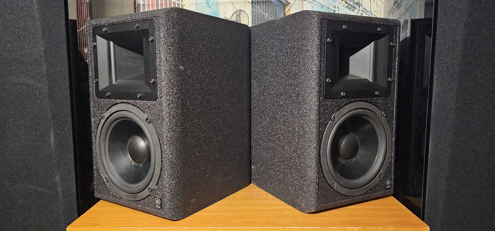 Yamaha AS 108 boxe de raft sau trepied monitoare pasive