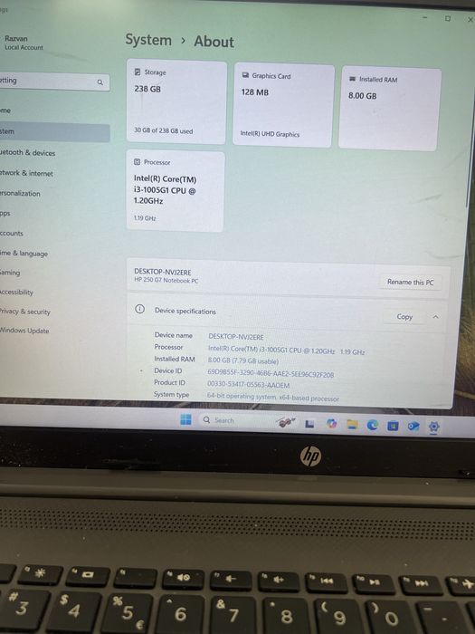 Vând Laptop HP 250  G7, 8GM RAM,  SSD 256GB, Windows 11