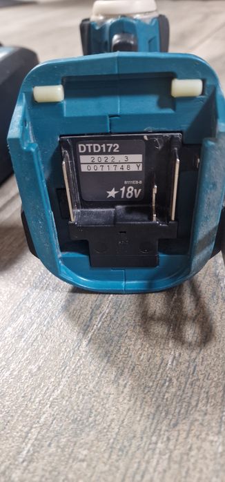 ударен винтовер MAKITA DTD172