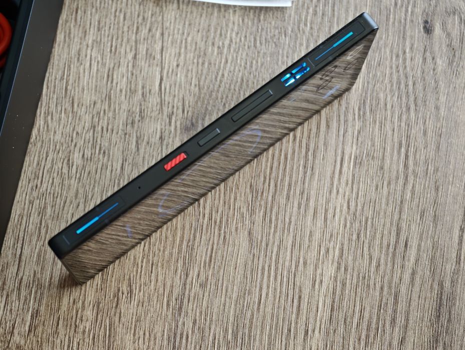 REDMAGIC 11 Pro 16/512 GB – отлично състояние, без следи от употреба