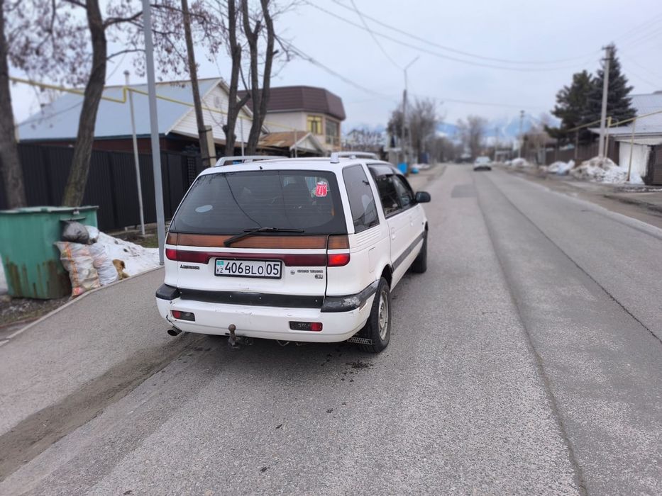 Митсубиси спес вагон