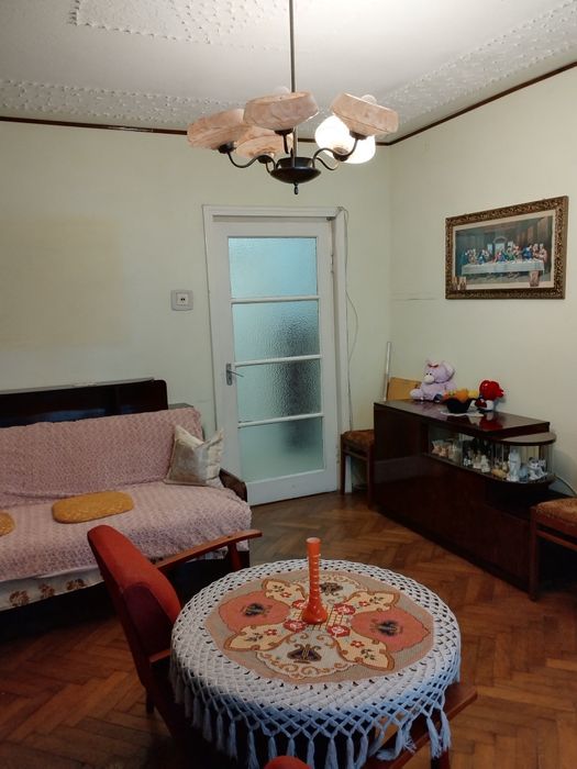 Vand apartament 2camere