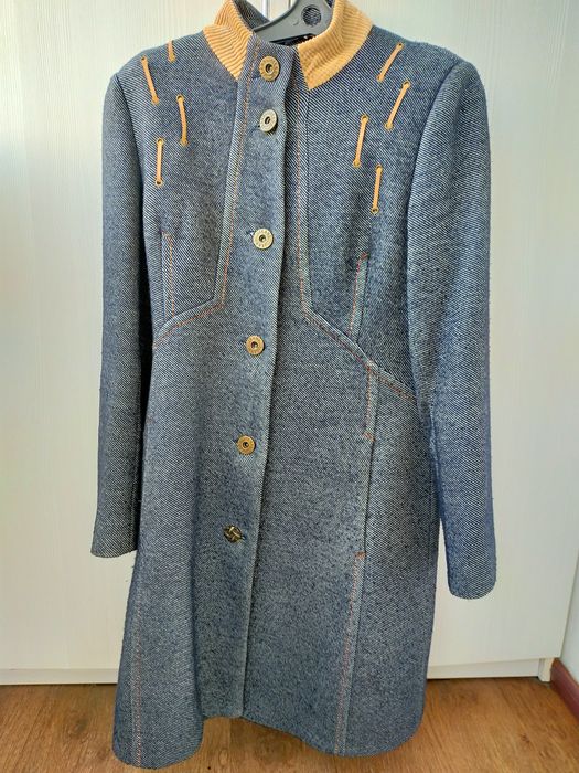 Зимний пуховик ,верблюда.