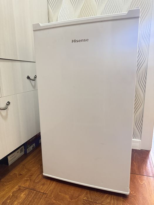 Холодильник Hisense