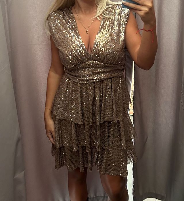 Златна рокля с пайети