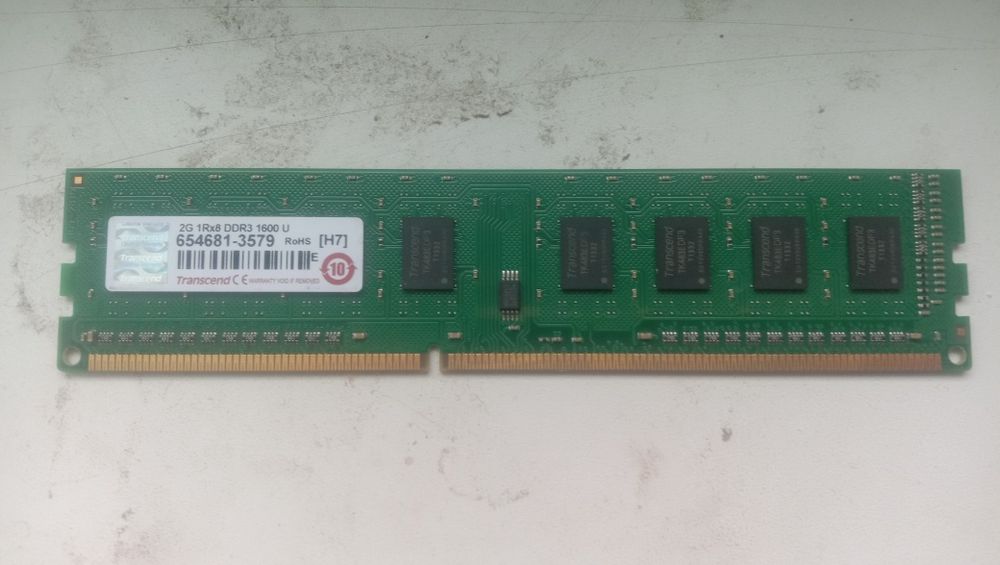 Оперативка 2гб DDR3