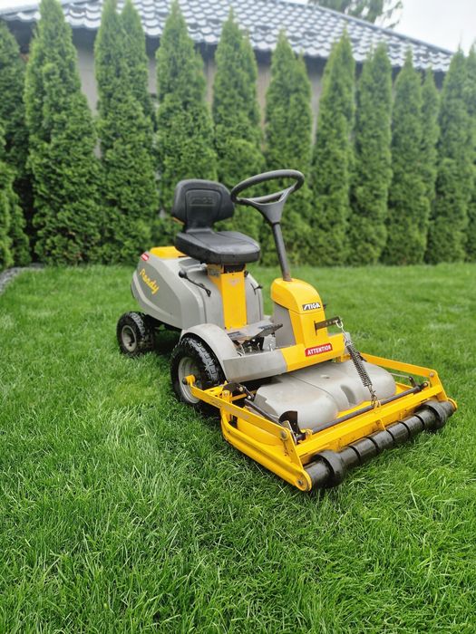 Tractoras tuns gazon Striga Masă frontală
