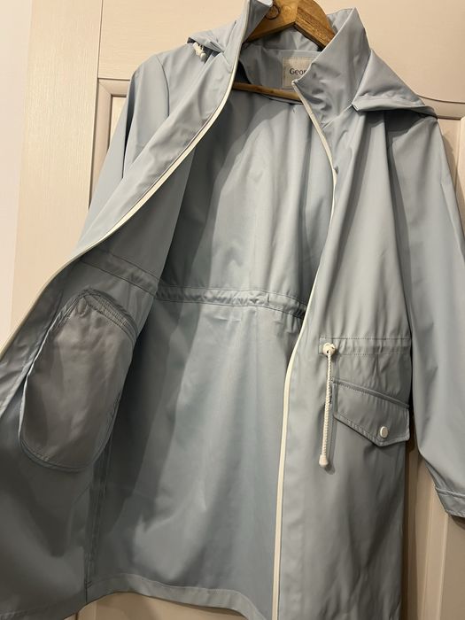 Jacheta dama ploaie, M