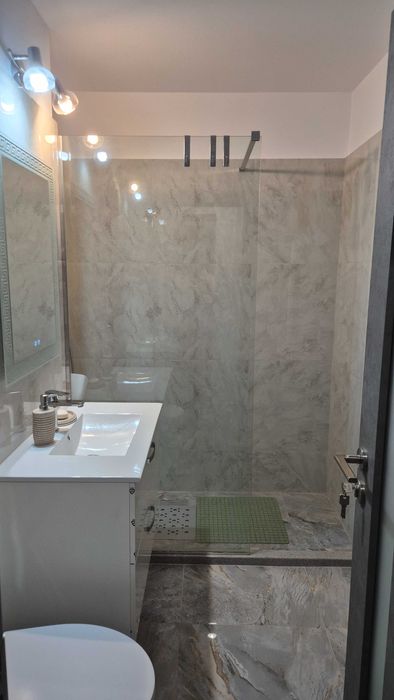 Apartament 4 camere de închiriat
