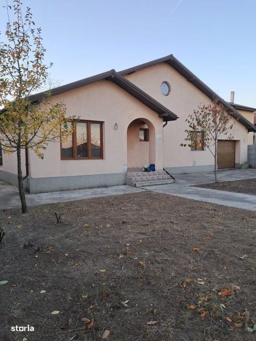 Casa Individuala Cu Teren De 3700Mp Bacu Str Ciorogarlei