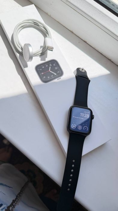 Apple watch se 44mm GPS xolati yaxwi