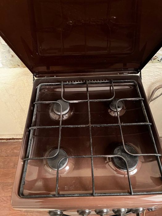 продам газовую плиту