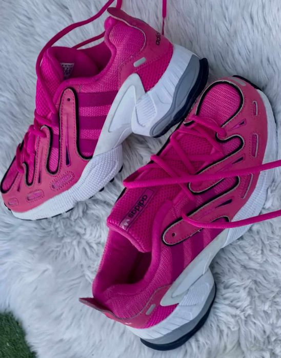 Adidas оригинални дамски сникърси 38 номер