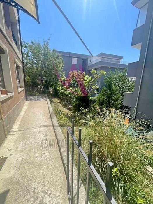 Дава се под наем Двустаен апартамент в Варна, Възраждане 3 - 45 кв.м за 395 € - Снимка #3