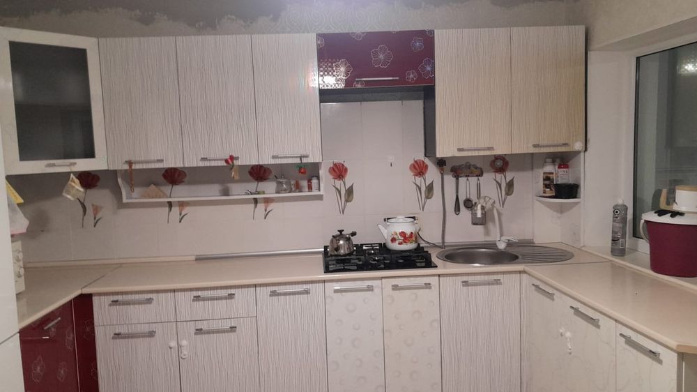 Продам кухонный мебель
