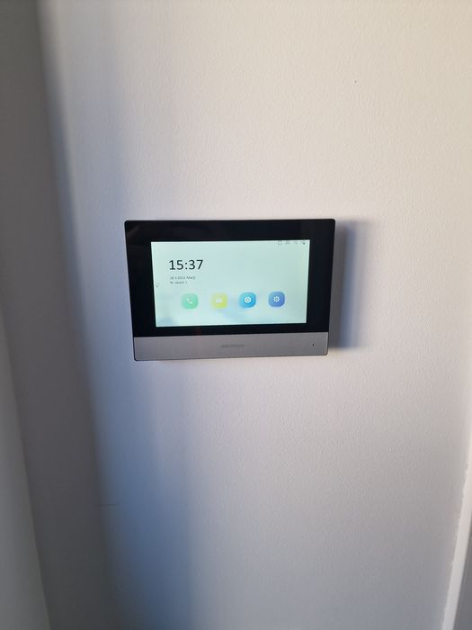 Camere, alarme, interfoane, automatizari porti