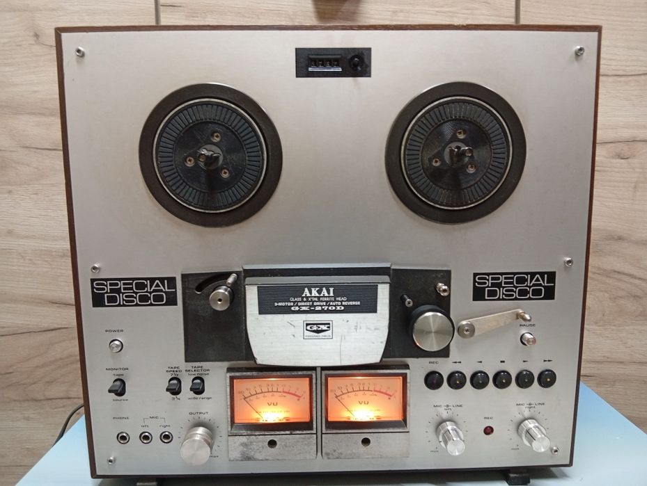 Akai GX 270 D  4 capete vu metre  trident rola presoare magnetofon