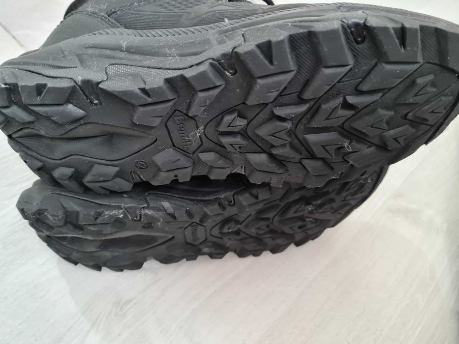 Vand adidasi dama si bărbat. Predare personala in Pitesti