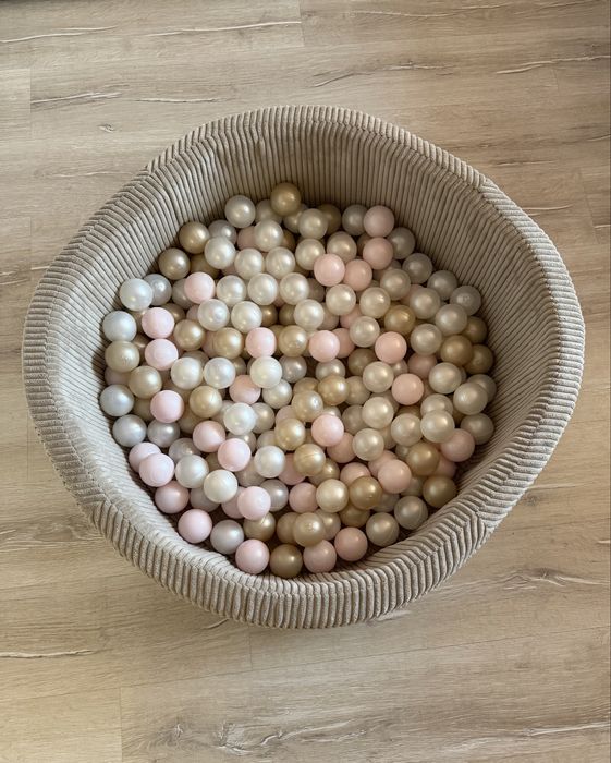 Басейн с топки за игра