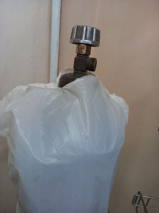 Продам кислородный баллон