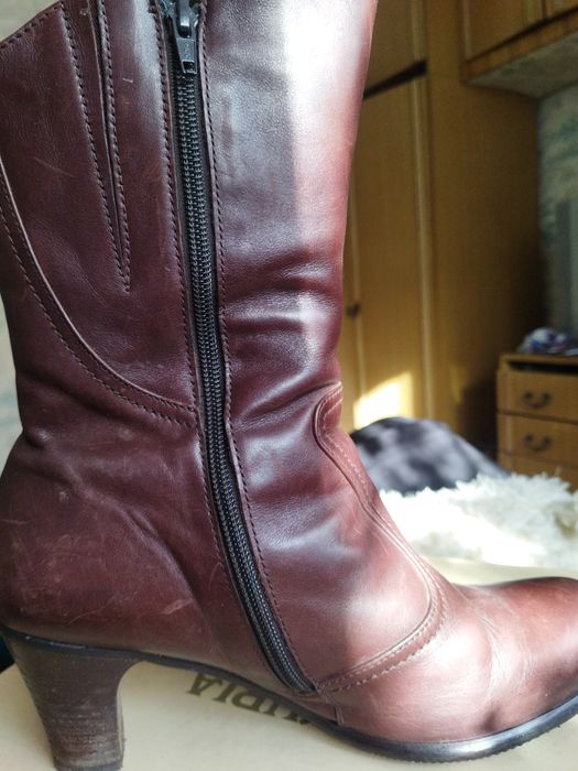 Продам женскую обувь