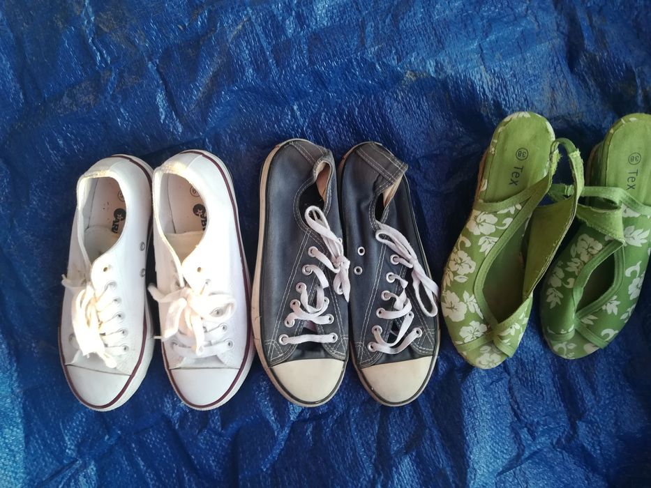 Pachet.sutiene nr 3 ,tricouri ,teniși.