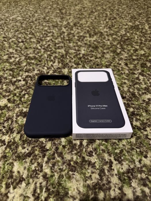 Силиконов черен кейс- Iphone 17 pro max