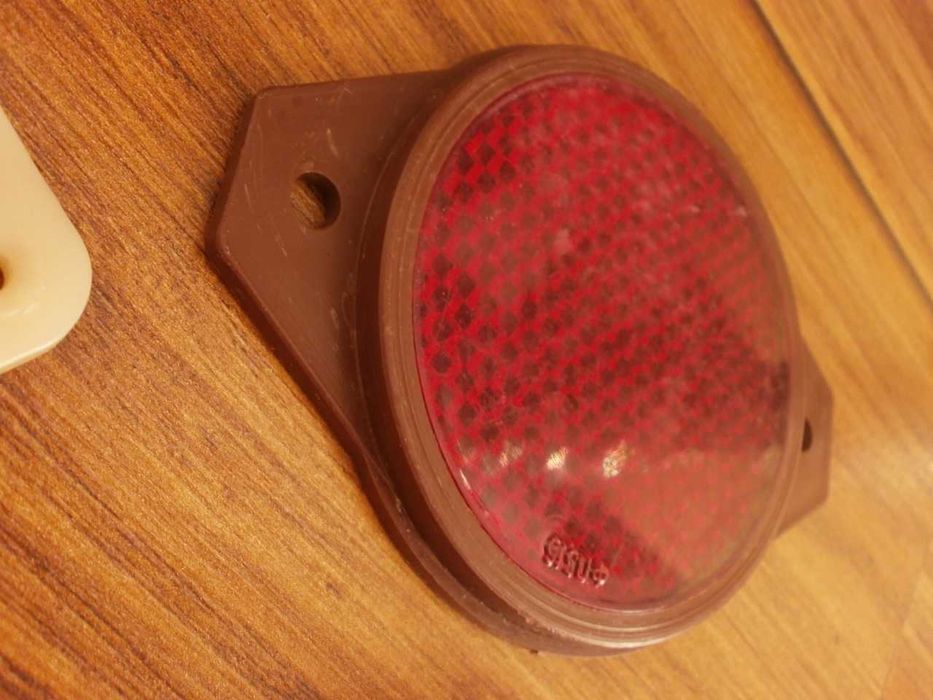 ЧИСТО НОВИ Светлоотразител за Ремарке от СОЦ-а