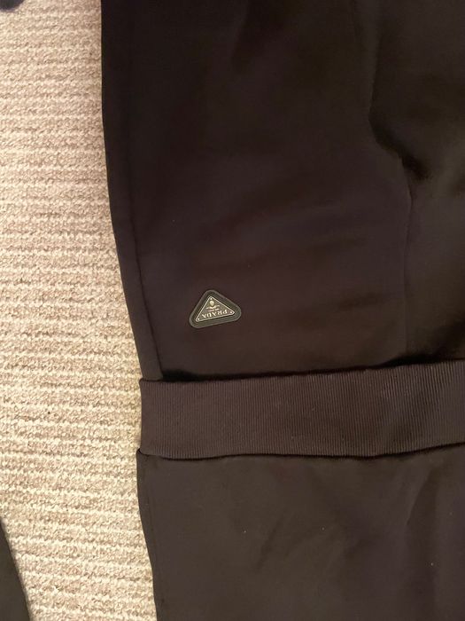 Trening negru , vatuit pe interior